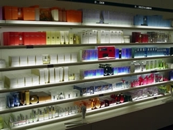 Sephora_shelves_2