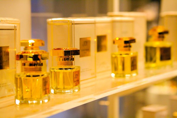 Perfume Journey : How to Start Enjoying and Exploring Fragrance « Bois ...