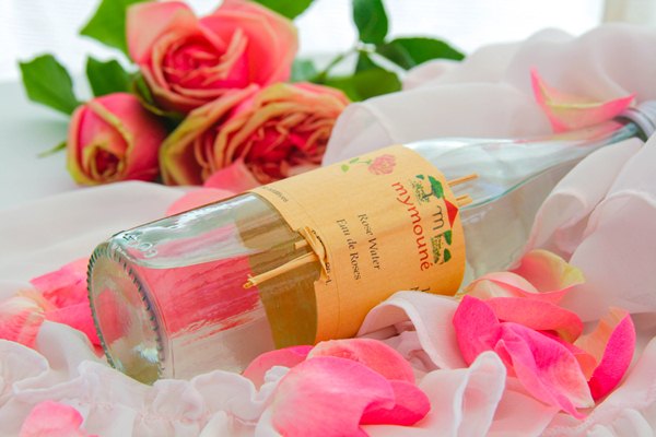 10 Ways to Use Rosewater : Perfume, Beauty and Food