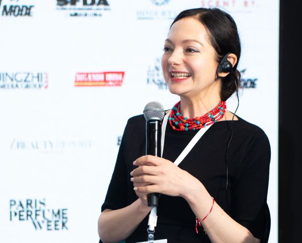 Notes Shanghai First Impressions – Bois de Jasmin Notes Shanghai First Impressions – Bois de Jasmin